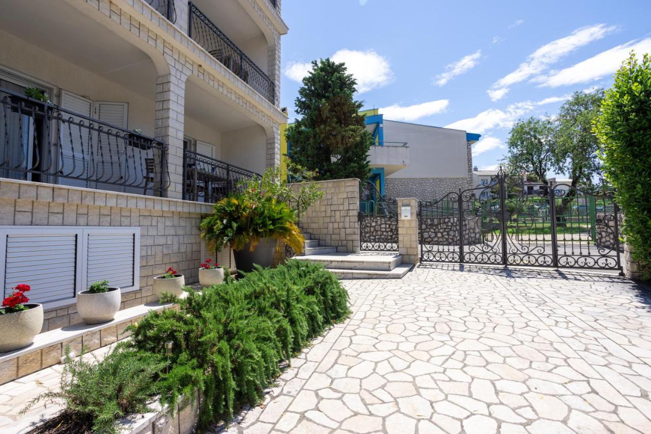 Apartments Lonzor Selce Exterior photo